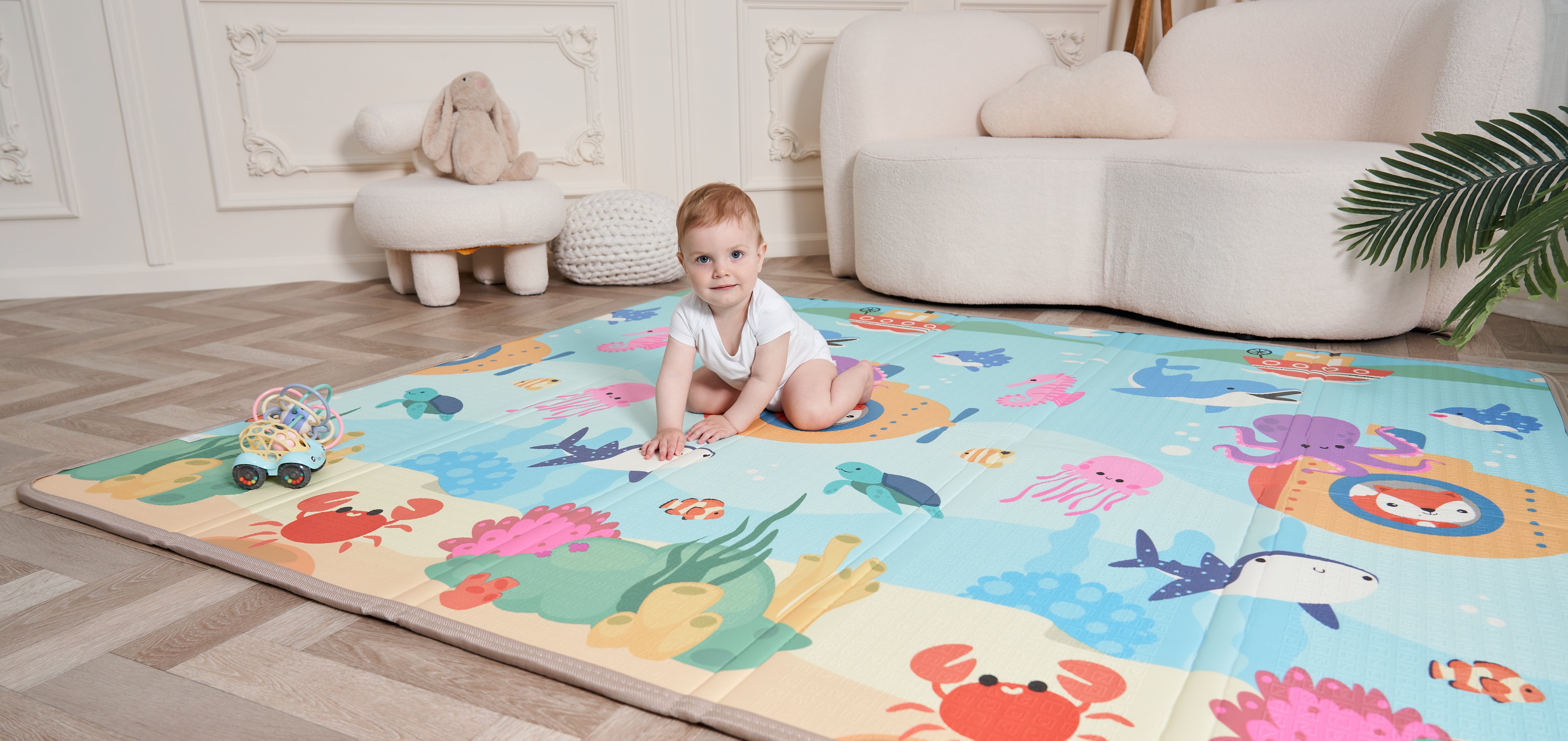 foldable baby bath - in use real-world setting | SUPERBEBEBE UK
