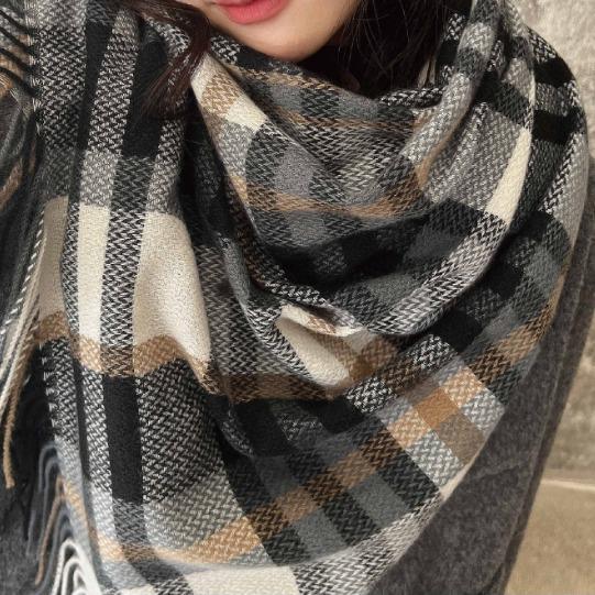 2025 new plaid scarf thickened shawl warm student, soft and comfortable,black