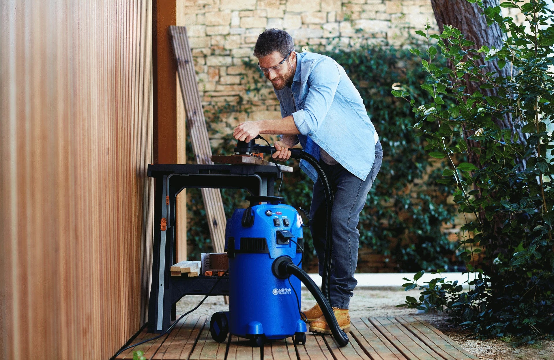best wet and dry vacuum cleaner - alternate angle side view | NILFISKWDV UK