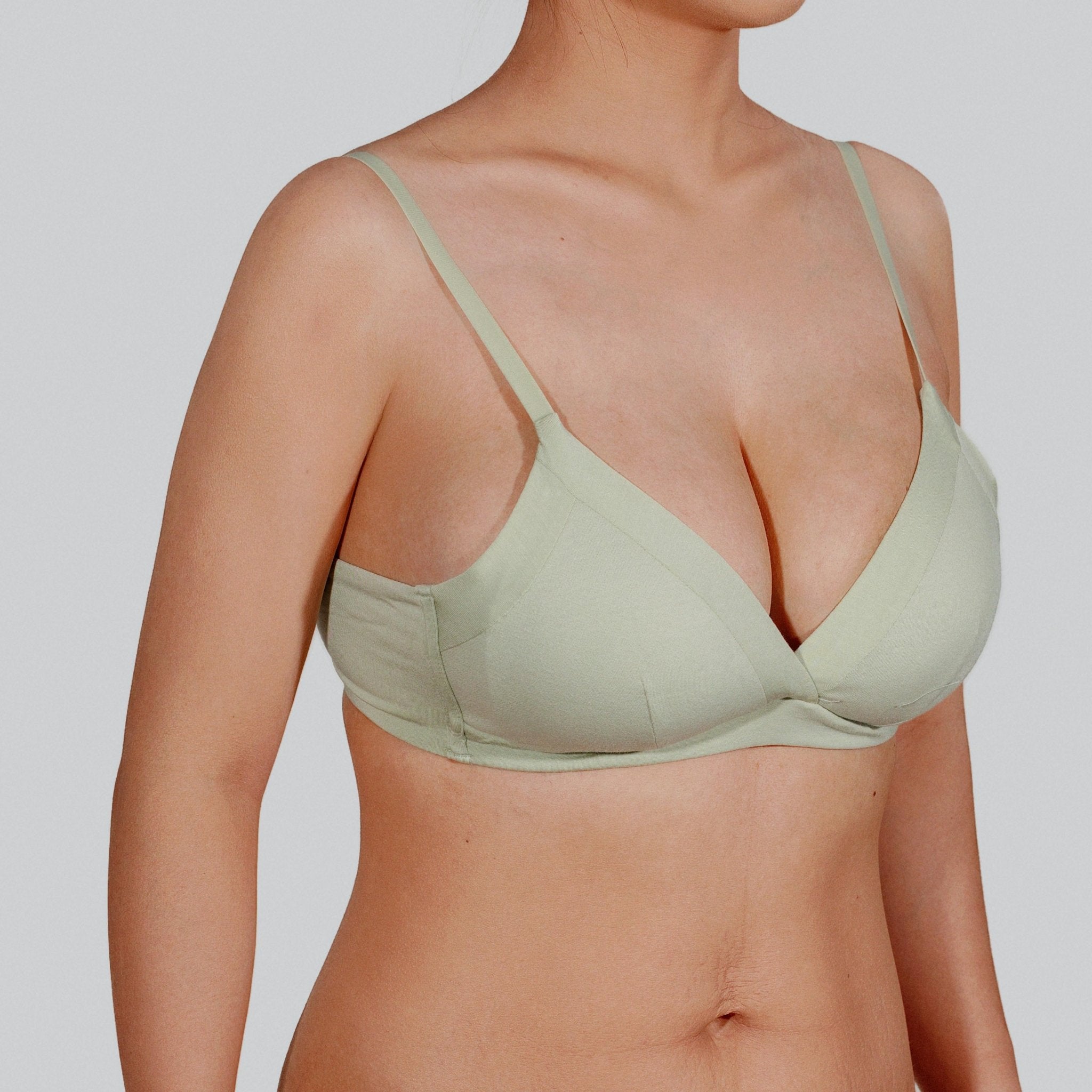 Silk triangle cup bra64165