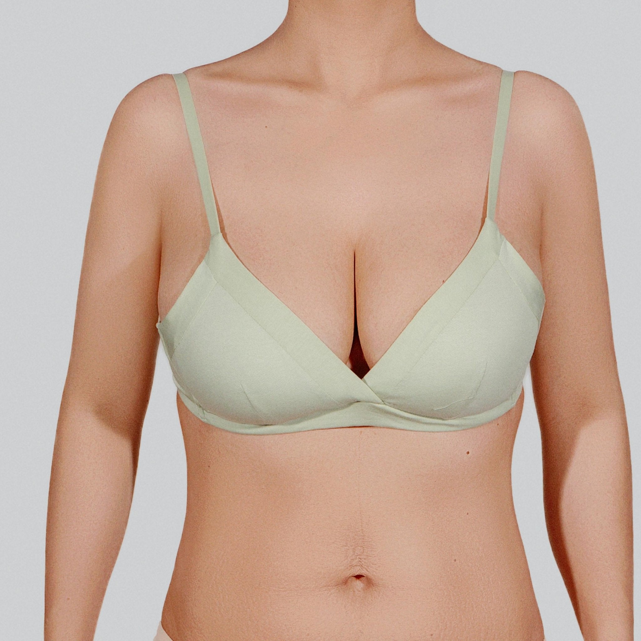 Silk triangle cup bra64165